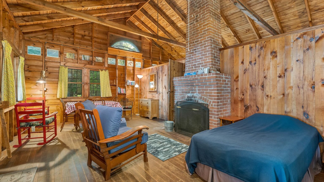 Photo of Bedroom in Moultonborough