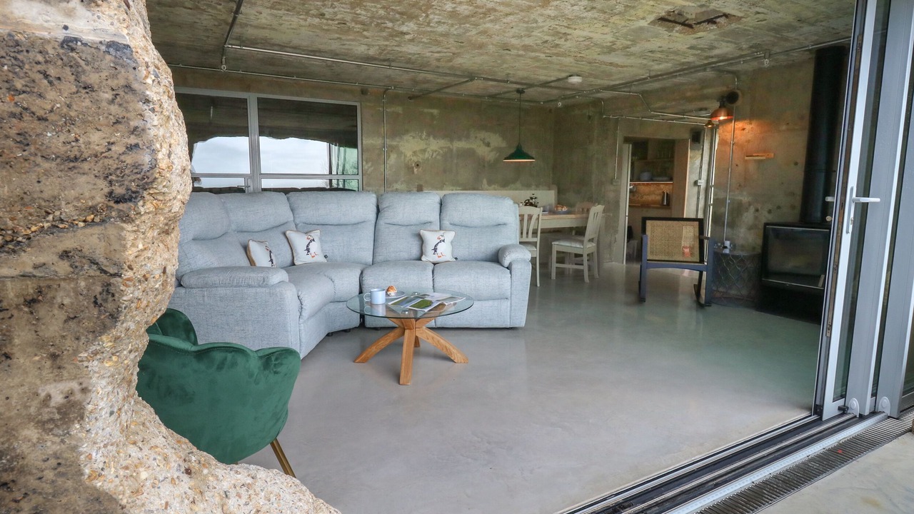 Photo of Livingroom in Holworth