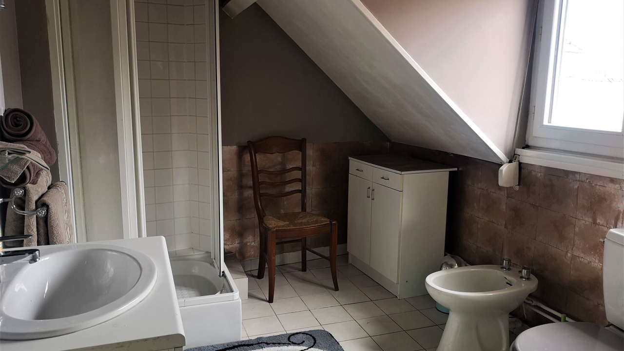 Photo of Bathroom in Nesle
