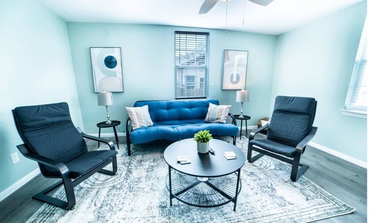 Photo of Livingroom in Near East Side