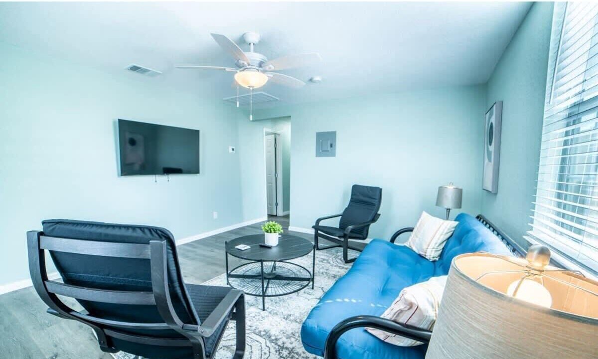 Photo of Livingroom in Near East Side