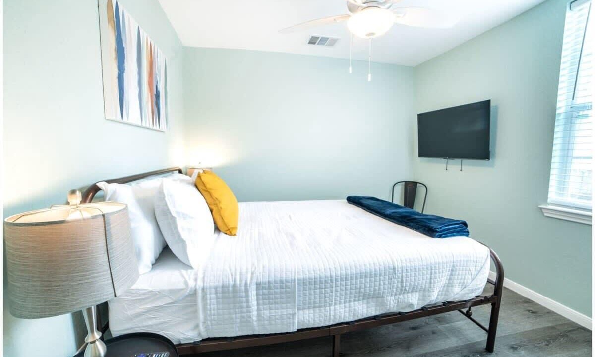 Photo of Bedroom in Near East Side
