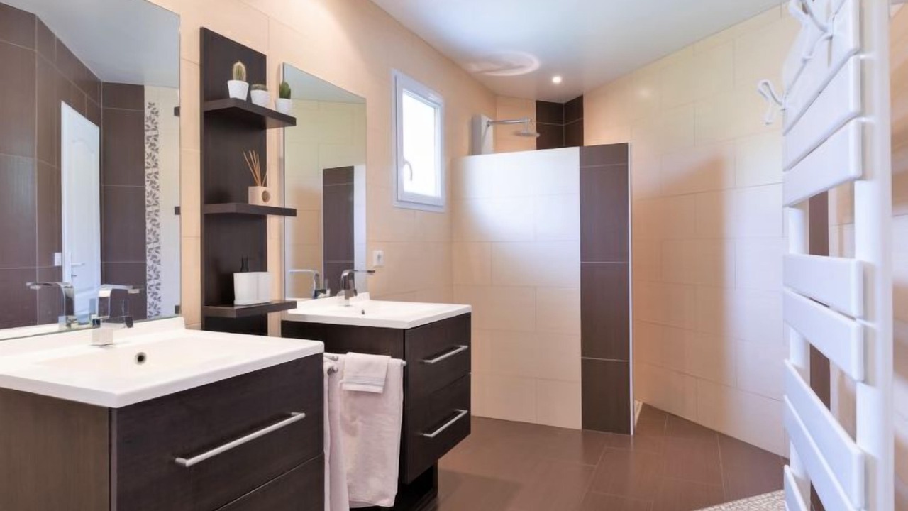 Photo of Bathroom in Saint-Martin-de-Seignanx
