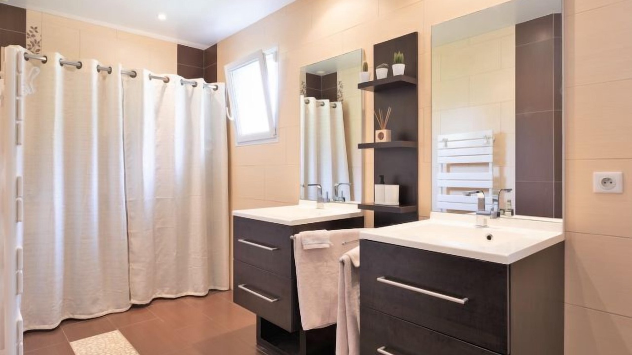 Photo of Bathroom in Saint-Martin-de-Seignanx