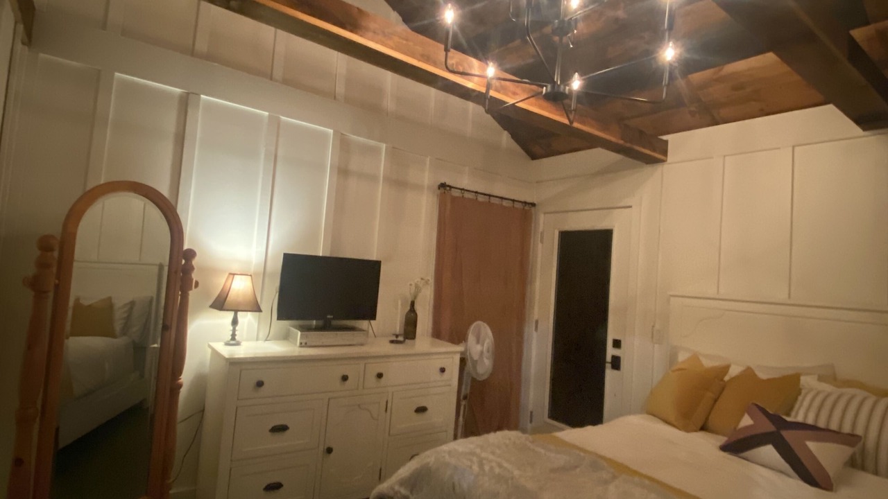Photo of Bedroom in Gravenhurst
