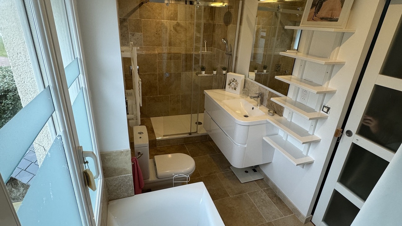 Photo of Bathroom in Dives-sur-Mer