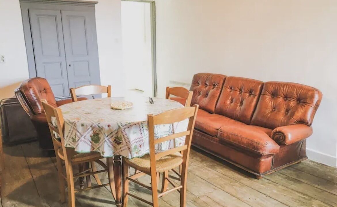 Photo of Others in Tallone