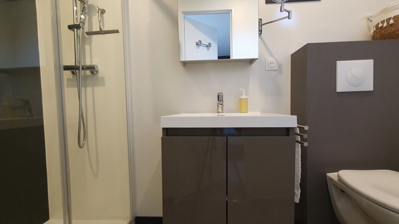 Photo of Bathroom in Olonzac