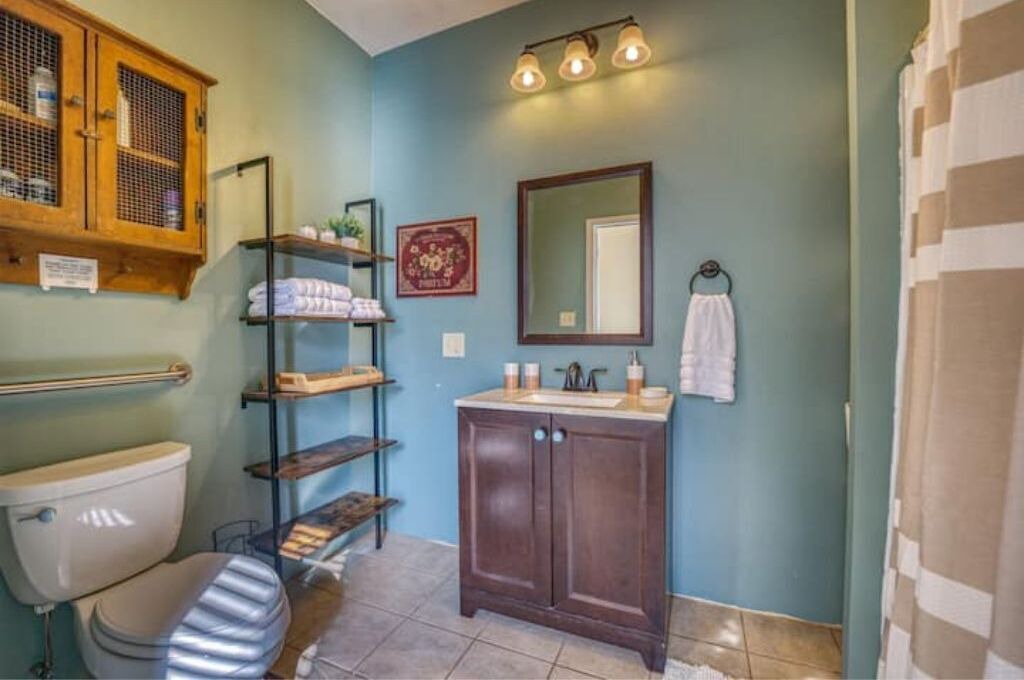 Photo of Bathroom in Jasper