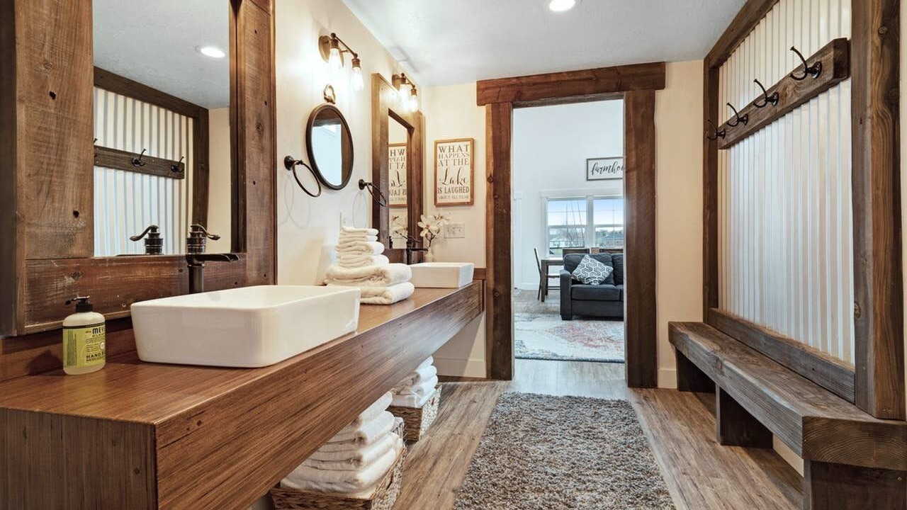 Photo of Bathroom in Garden City