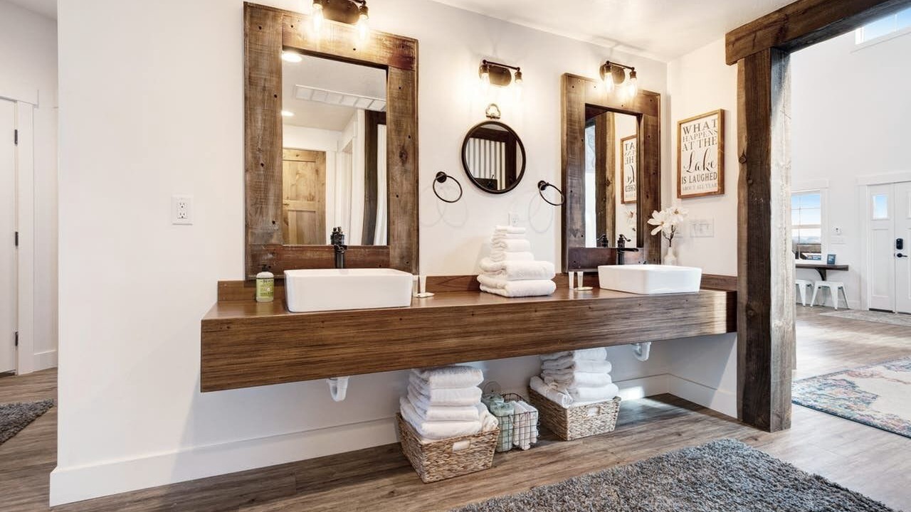 Photo of Bathroom in Garden City