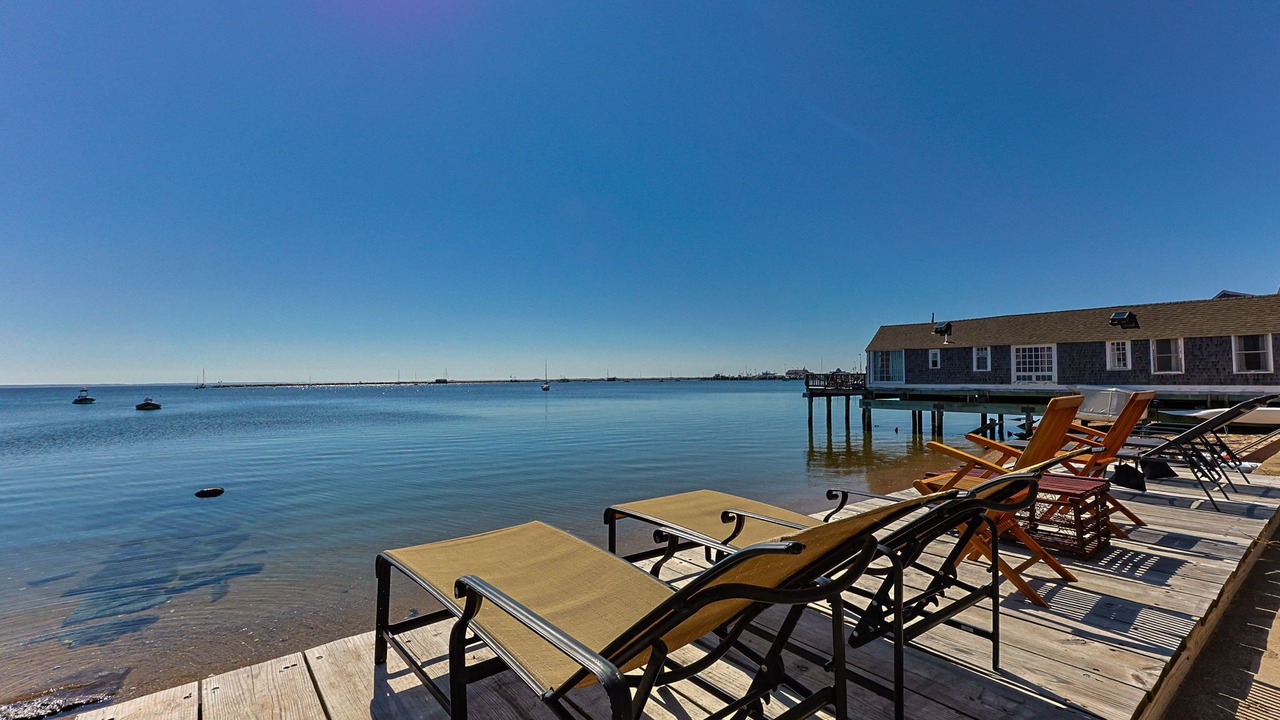 Photo of Outdoor in Commercial Street