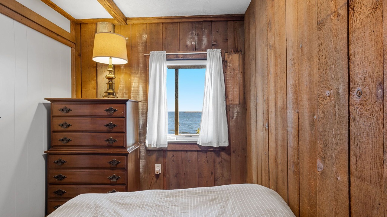 Photo of Bedroom in Commercial Street