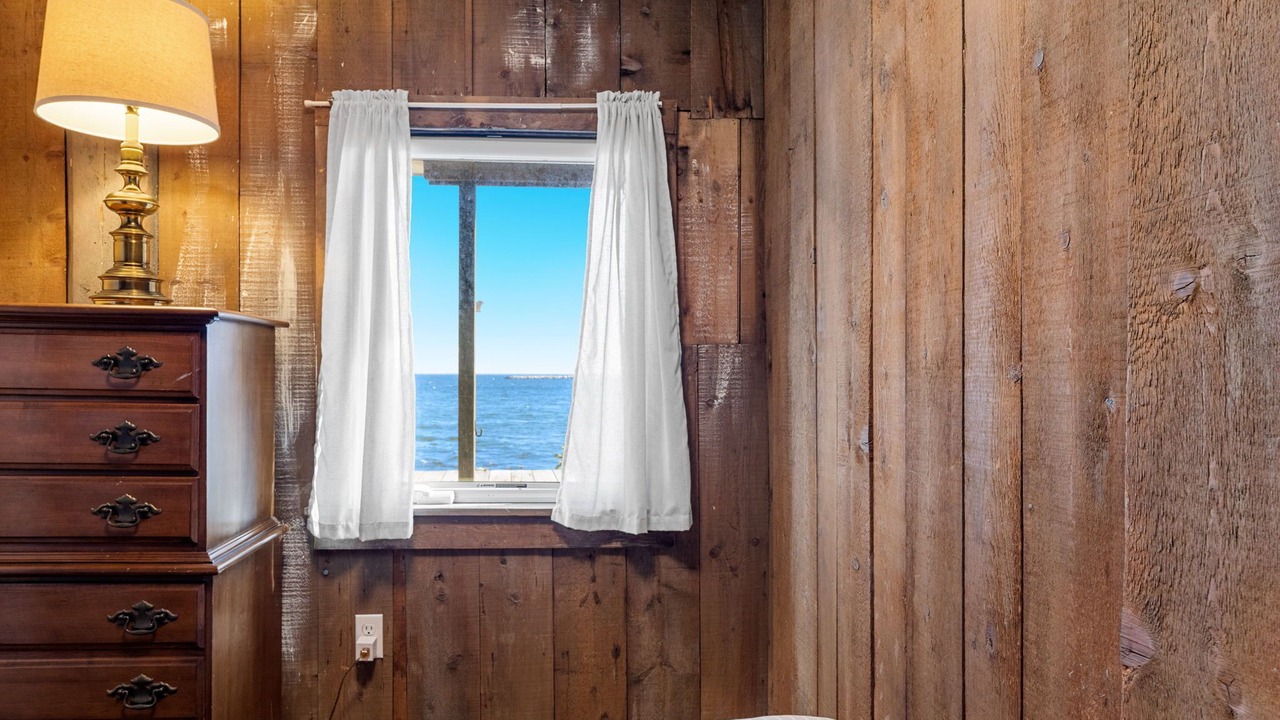 Photo of Bedroom in Commercial Street