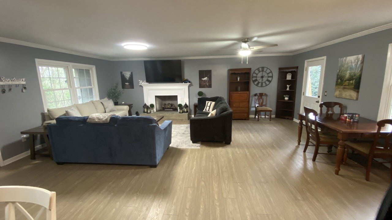 Photo of Livingroom in Seneca