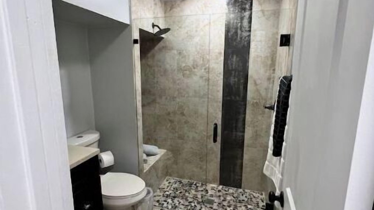 Photo of Bathroom in Hialeah