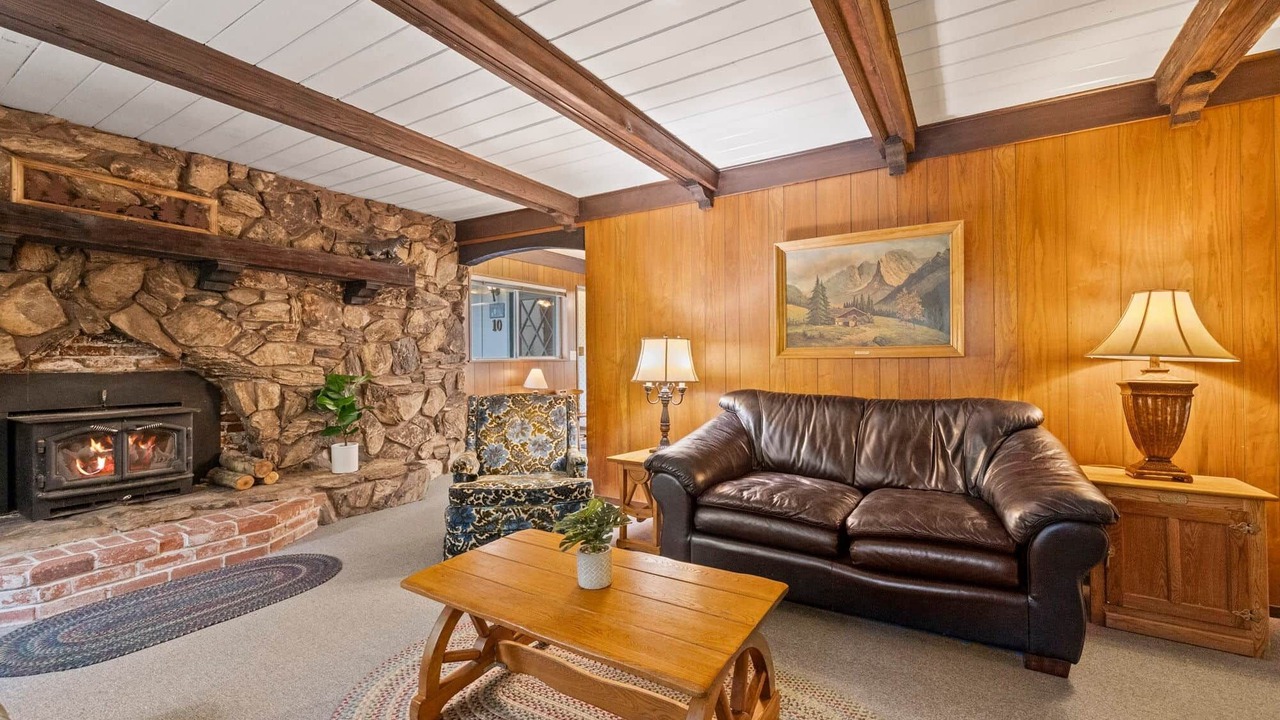 Photo of Livingroom in Strawberry