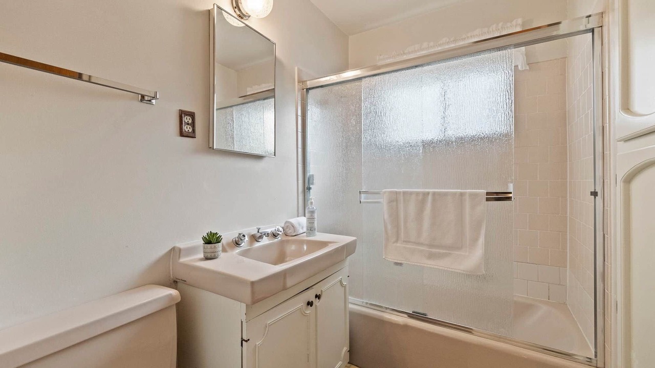 Photo of Bathroom in Strawberry