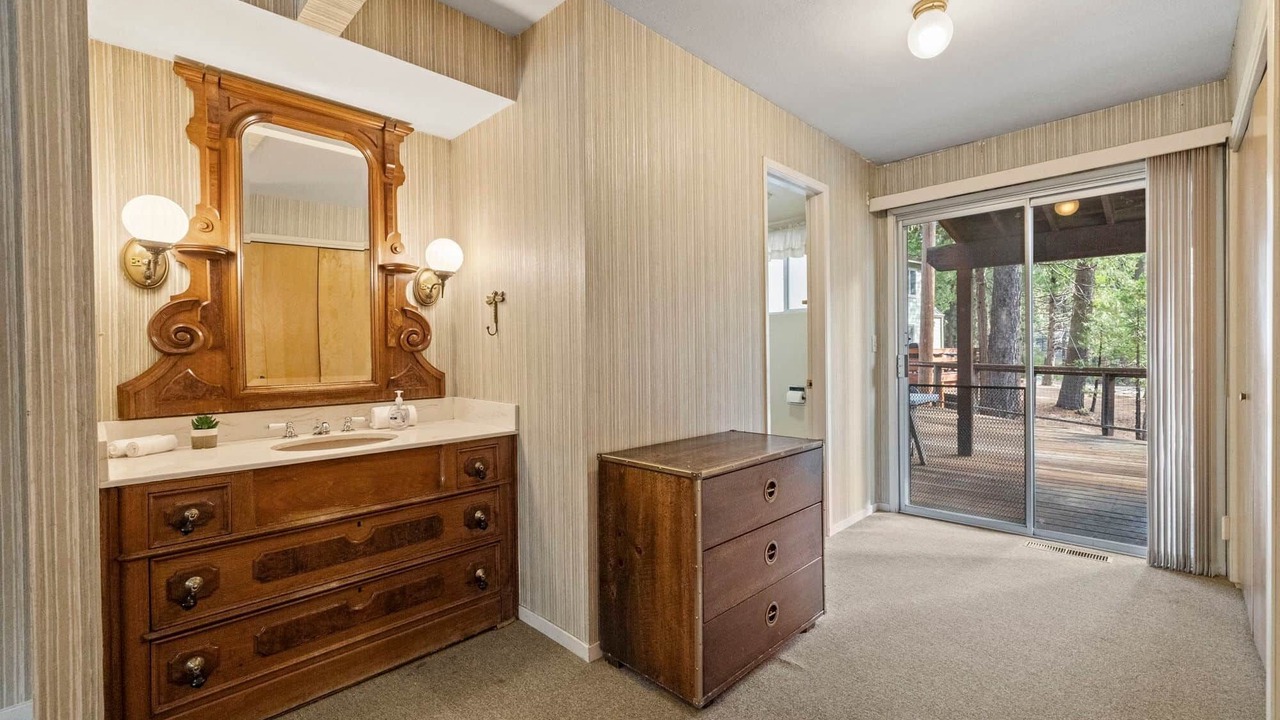 Photo of Others in Strawberry