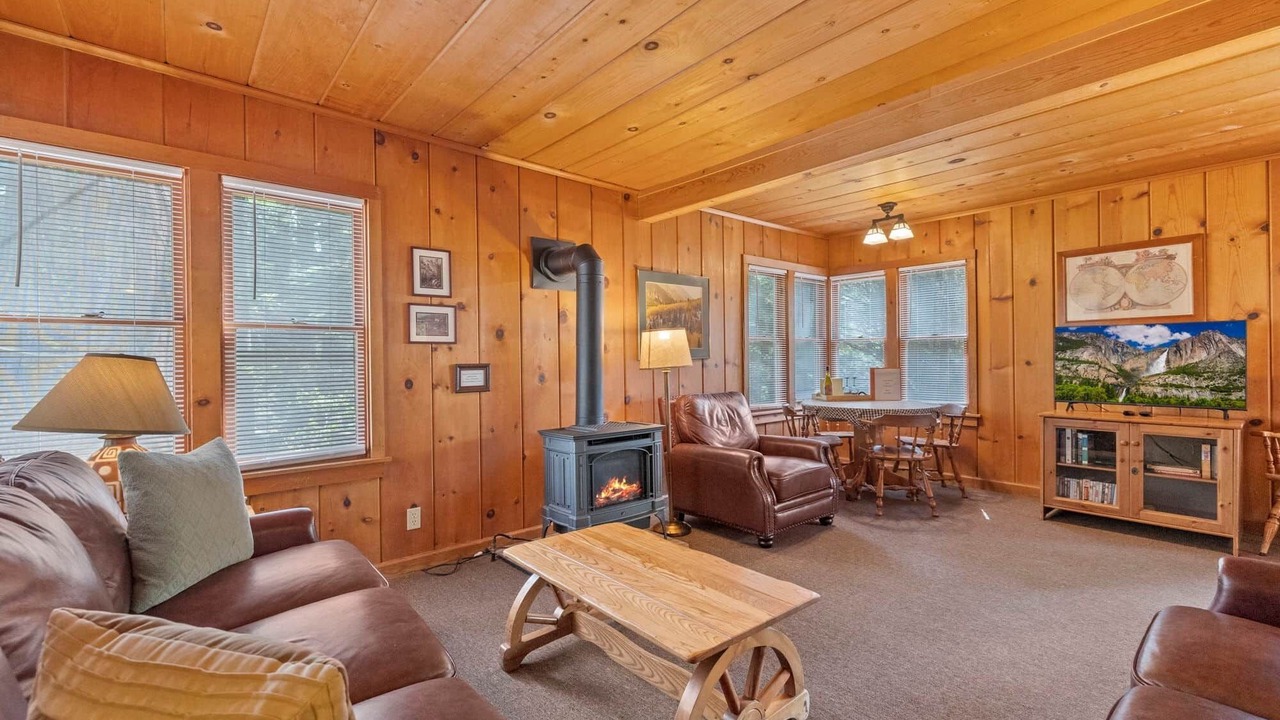 Photo of Livingroom in Strawberry