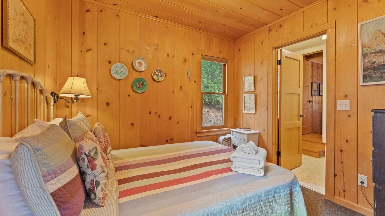 Photo of Bedroom in Strawberry