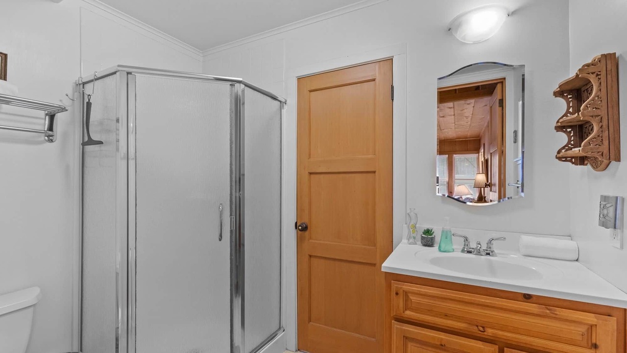 Photo of Bathroom in Strawberry