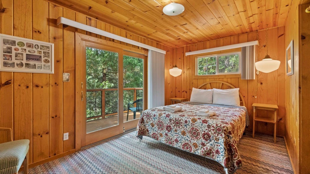 Photo of Bedroom in Strawberry
