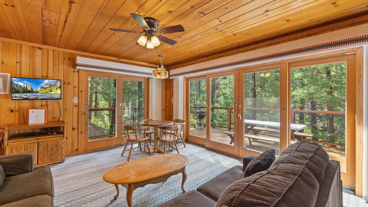 Photo of Livingroom in Strawberry