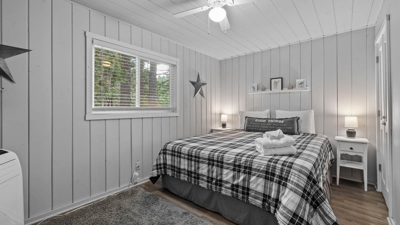 Photo of Bedroom in Strawberry