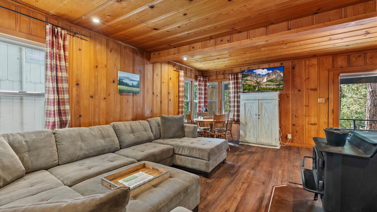 Photo of Livingroom in Strawberry