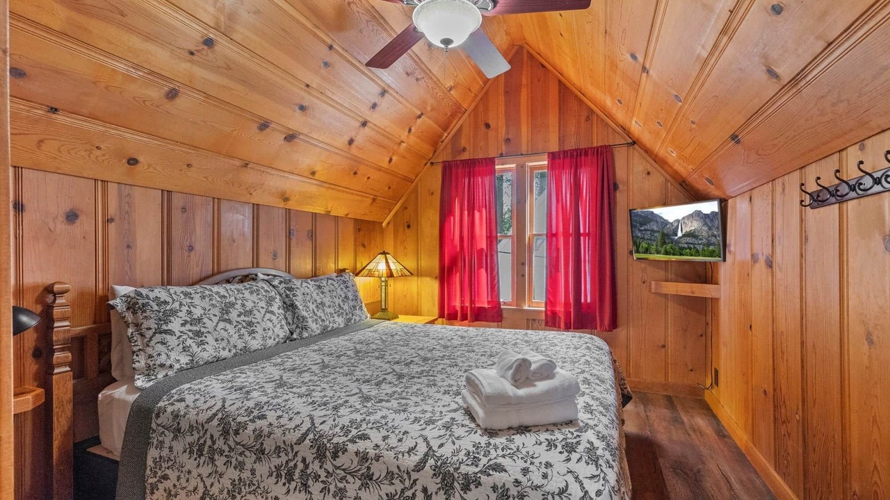 Photo of Bedroom in Strawberry