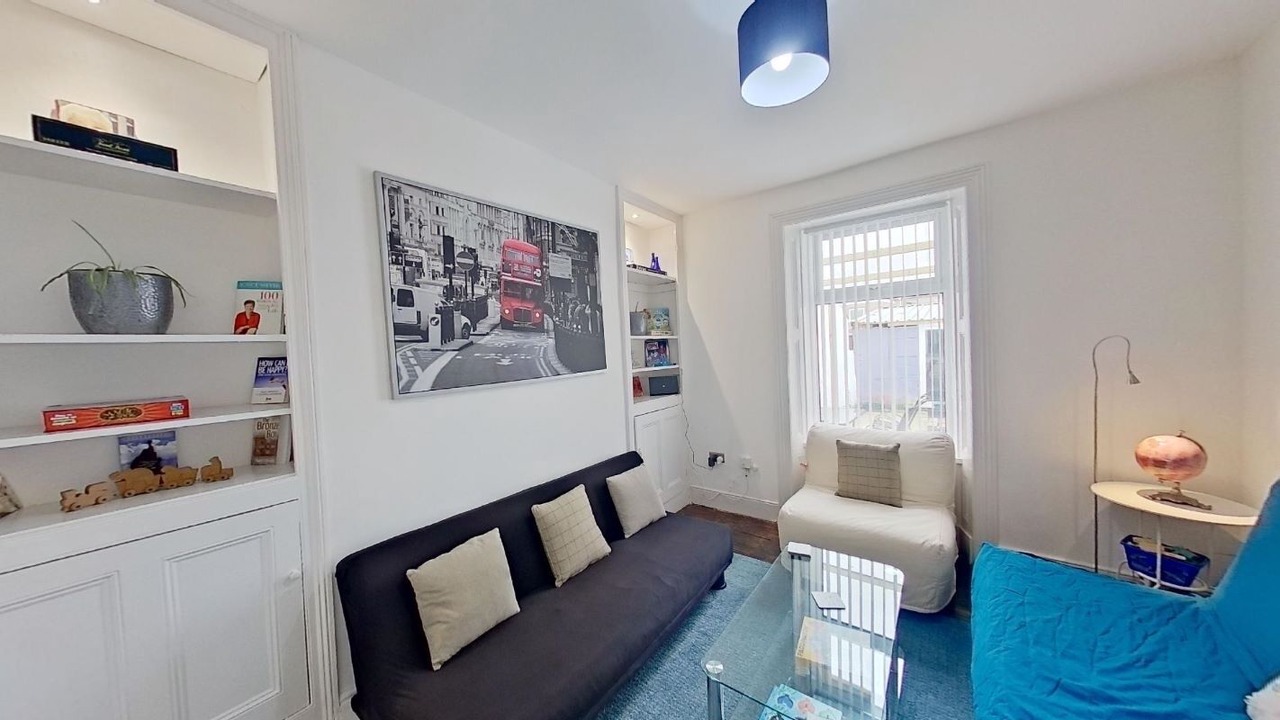 Photo of Livingroom in Llanelli