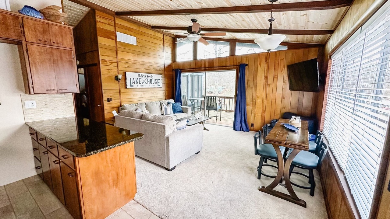 Photo of Livingroom in Gravois Mills