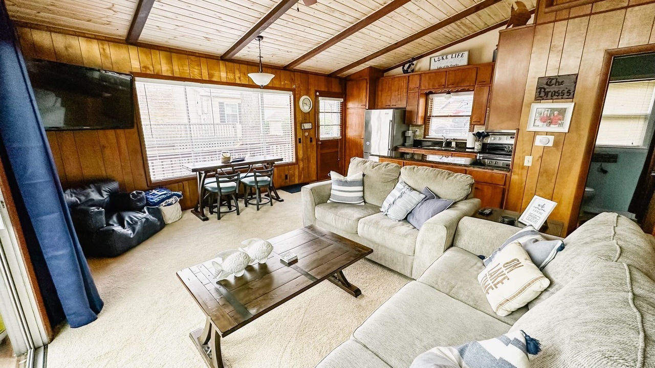 Photo of Livingroom in Gravois Mills