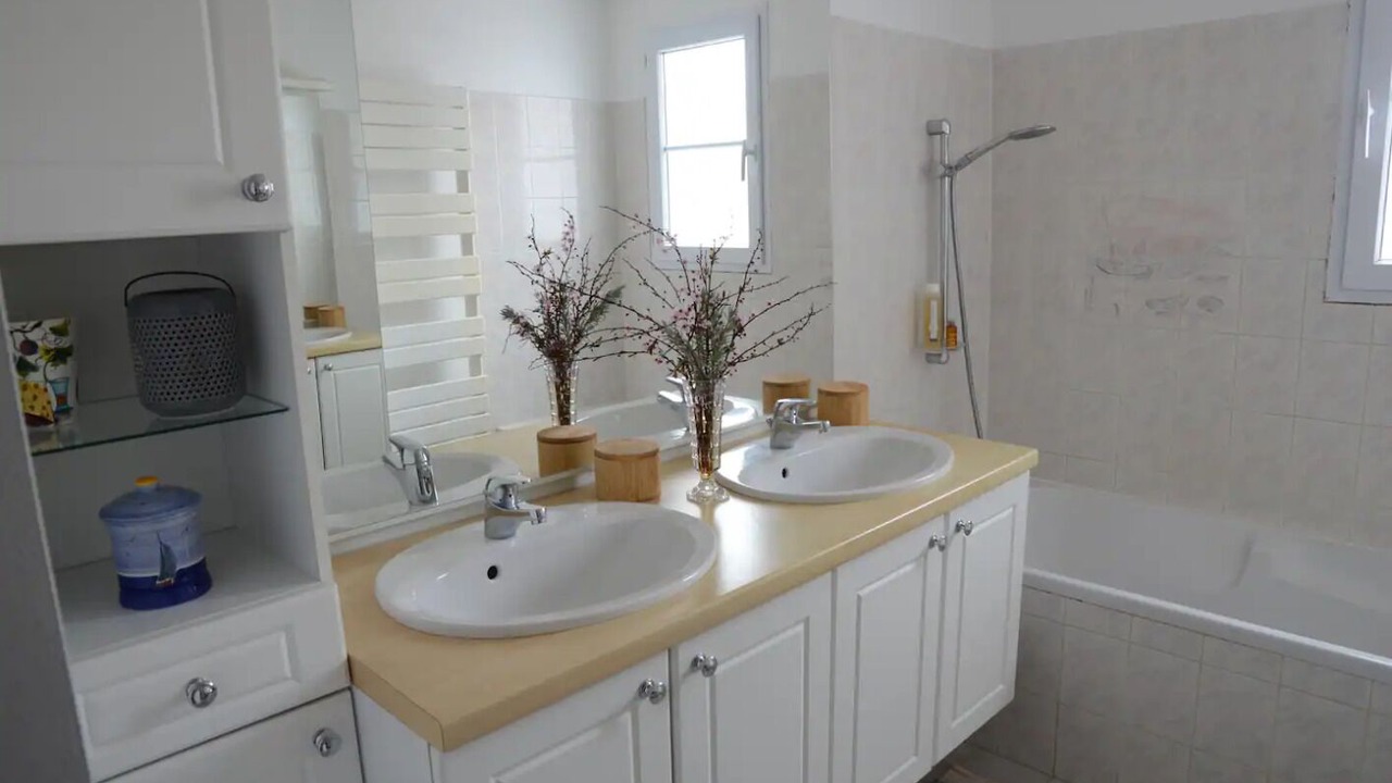Photo of Bathroom in Pornic
