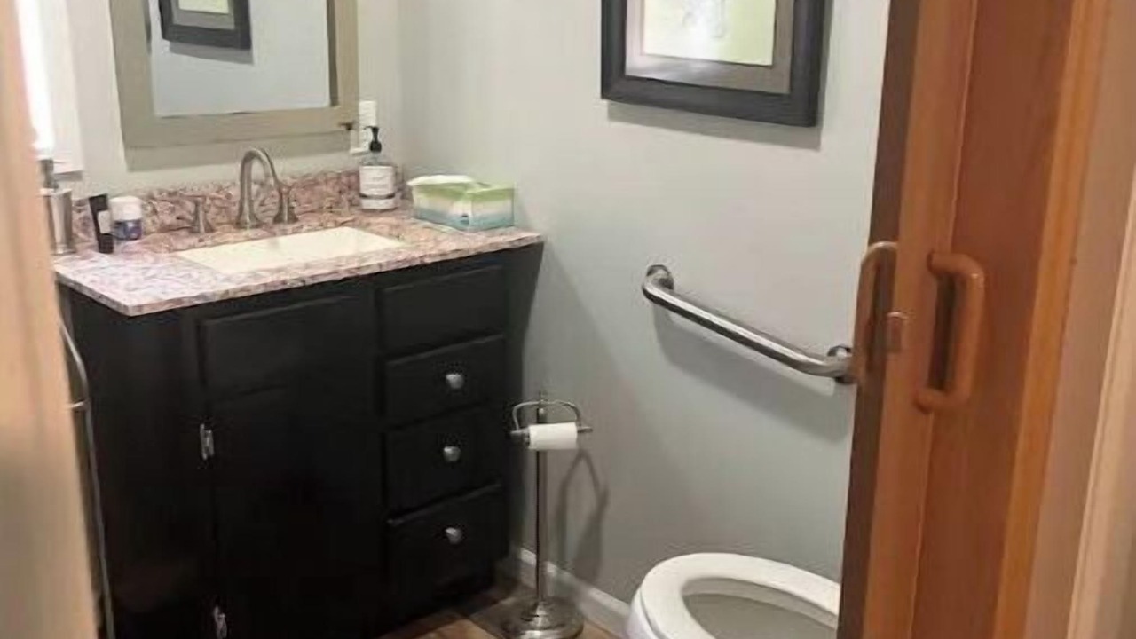 Photo of Bathroom in Richland Springs