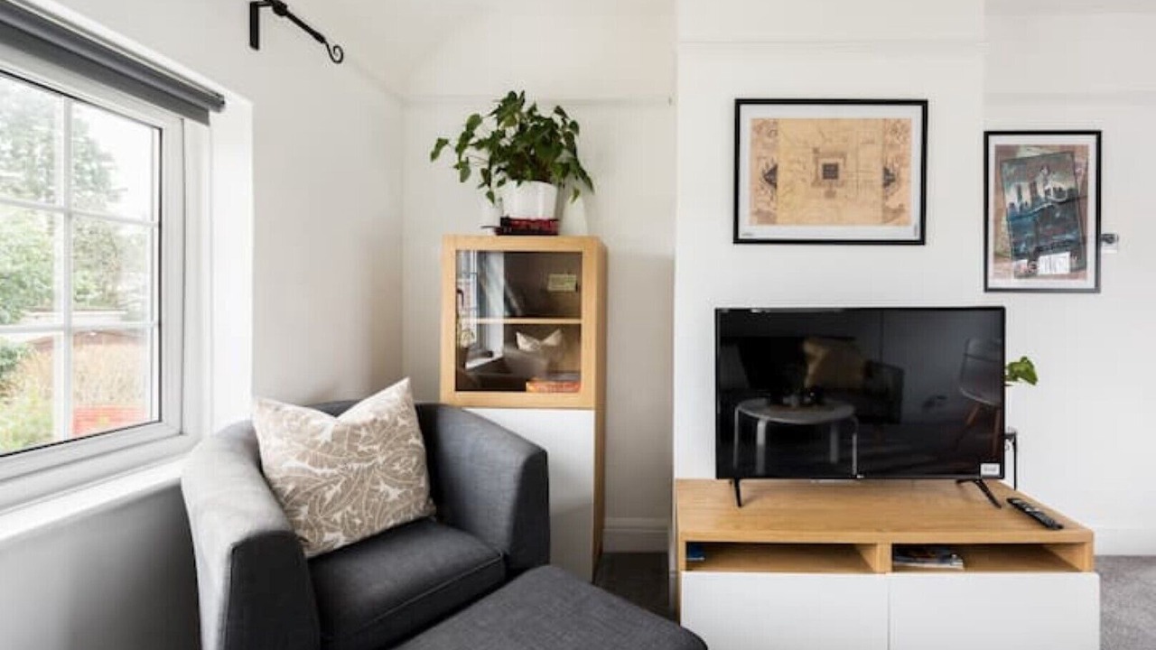 Photo of Livingroom in Garston