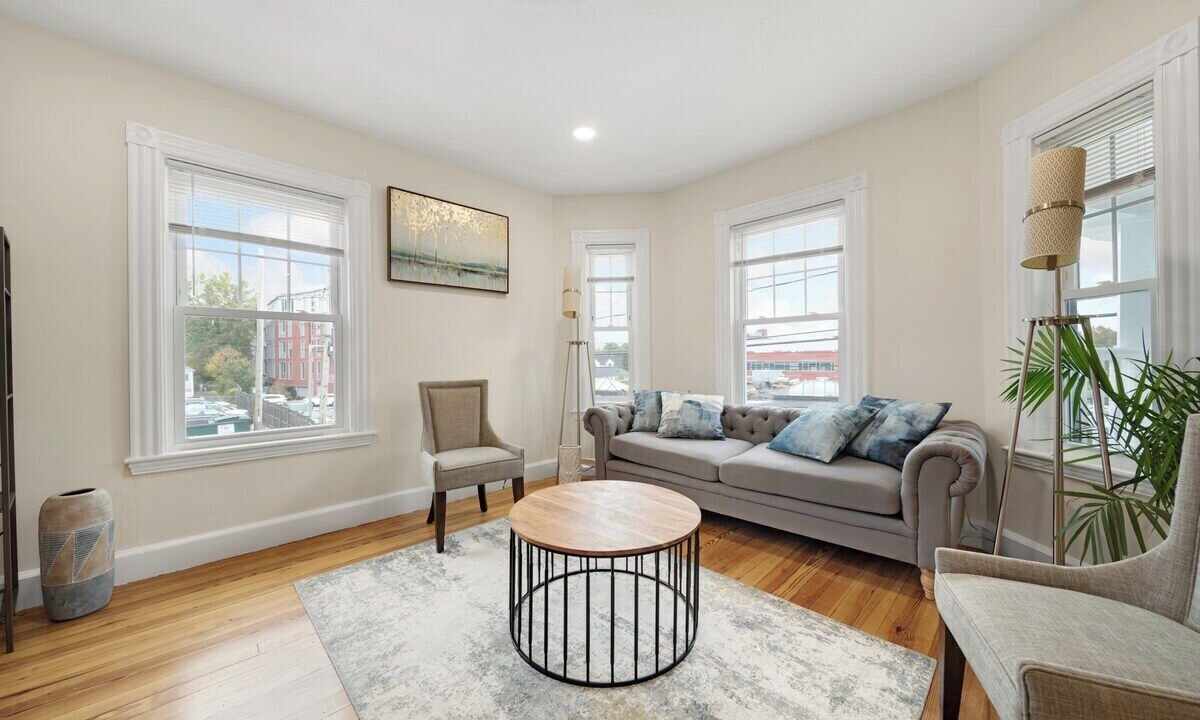 Photo of Livingroom in Allston