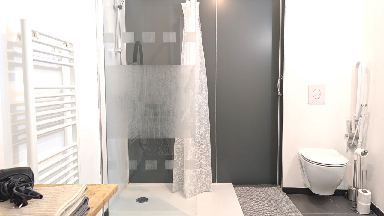 Photo of Bathroom in Chatelaudren