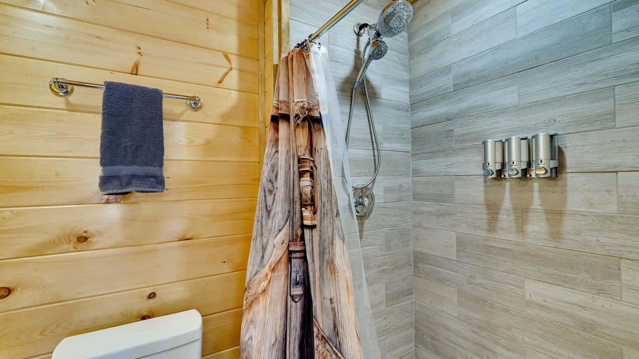 Photo of Bathroom in Beattyville