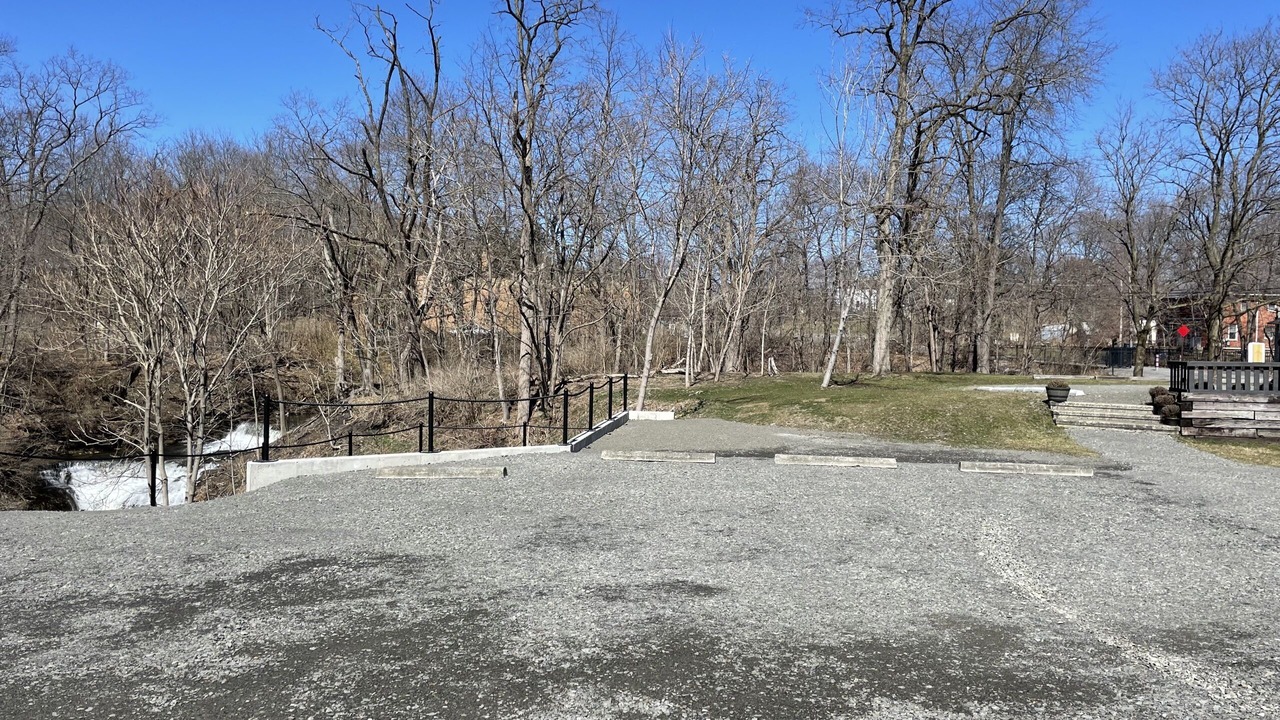 Photo of Outdoor in Burdett