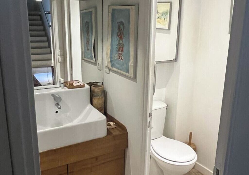 Photo of Bathroom in Arsenal