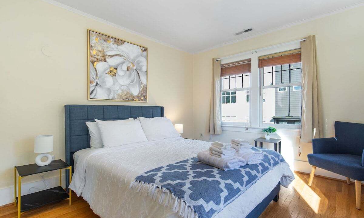 Photo of Bedroom in Broadway