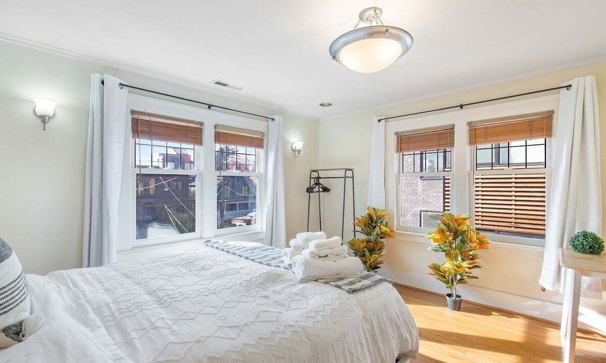 Photo of Bedroom in Broadway