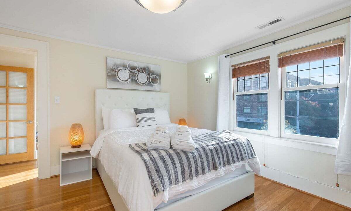 Photo of Bedroom in Broadway
