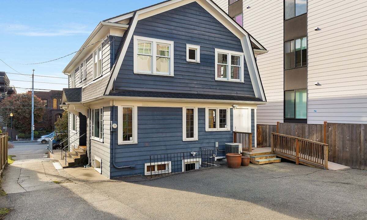 Photo of Outdoor in Broadway