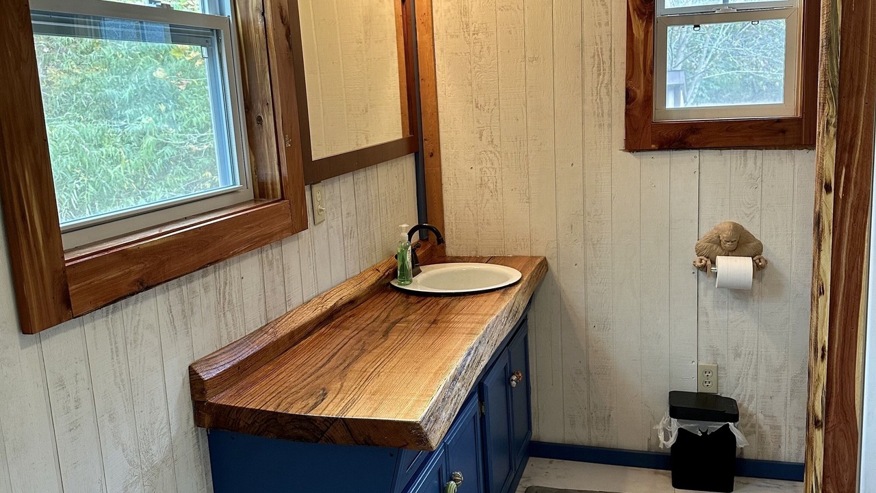 Photo of Bathroom in Wayne County