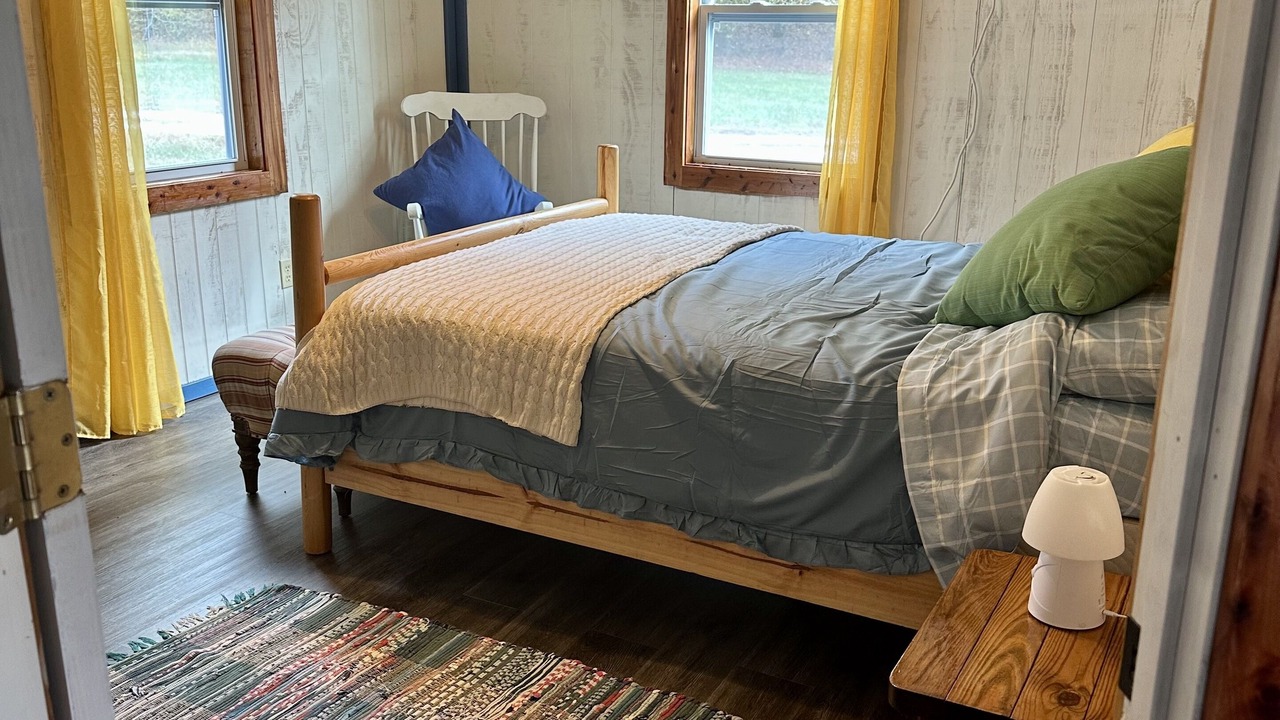 Photo of Bedroom in Wayne County