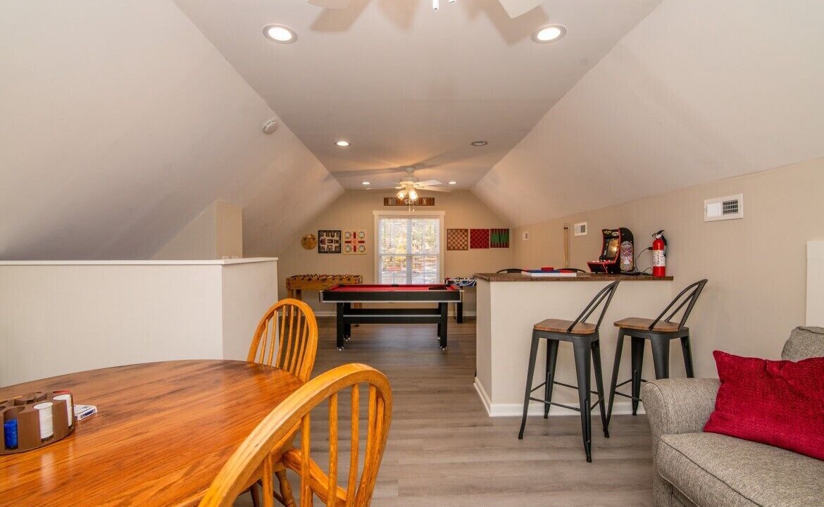 Photo of Bedroom in North Shore Acres