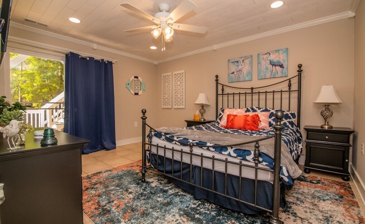 Photo of Bedroom in North Shore Acres